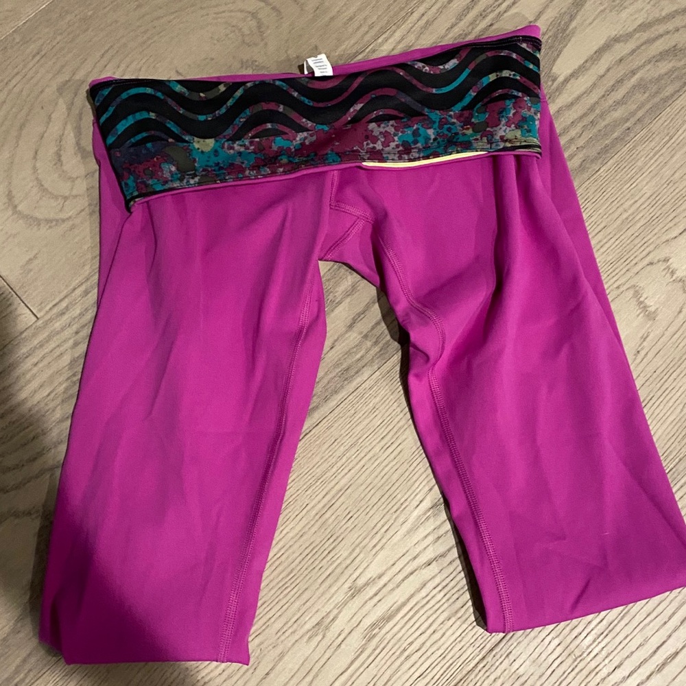 NWOT Lululemon Wander Onder Tribal Size 4
